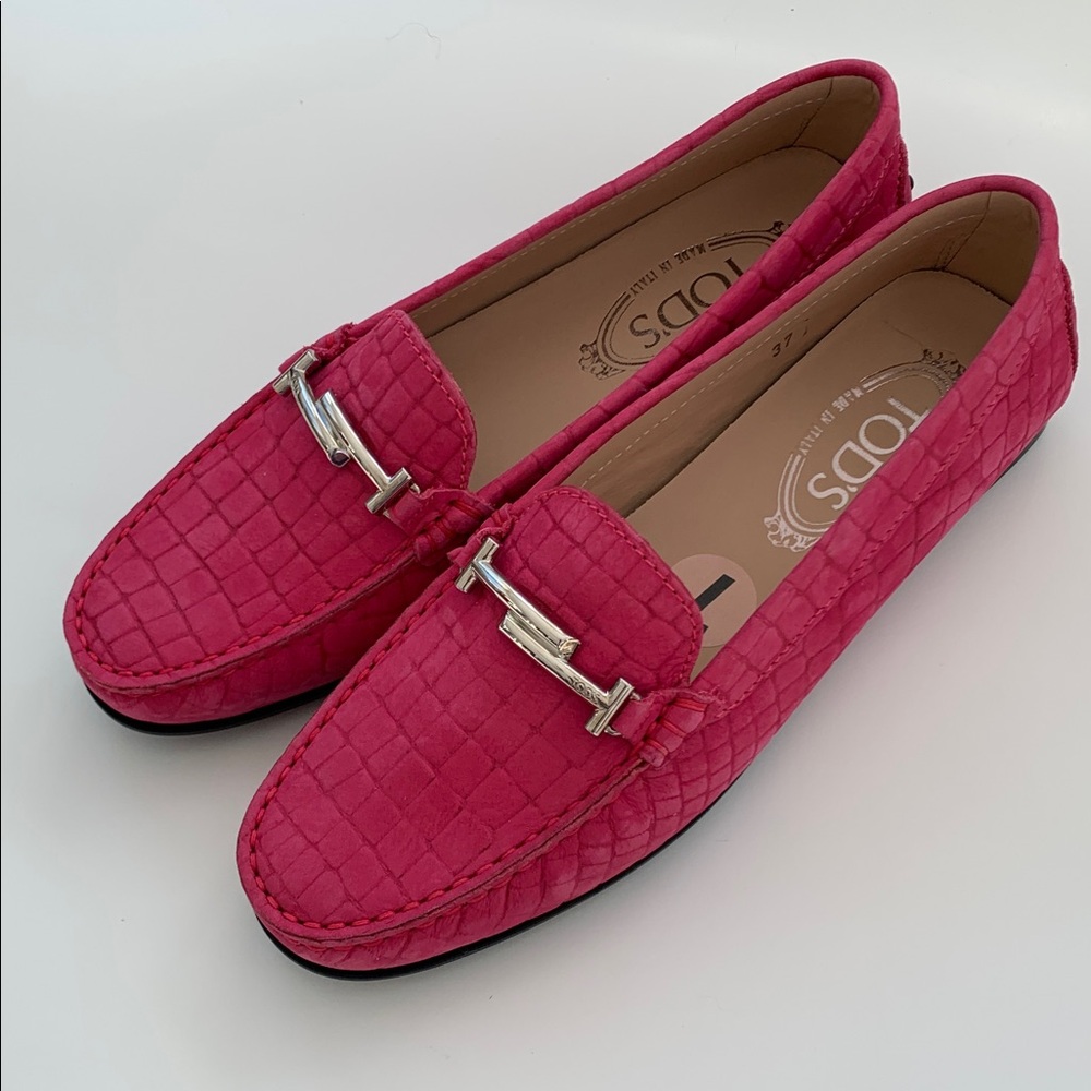 🌸🌸🌸 TOD’S SUEDE HOT PINK MOCCASINS LOAFERS DISE 7 US/37